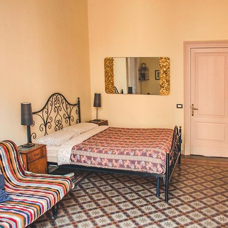 קטאניה Casa Verdi - House Of Travelers מראה חיצוני תמונה